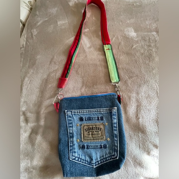 NOT AVAILABLE - Picture 2 of 9